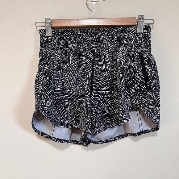 Lululemon tracker V 4” shorts - Picture 3 of 6